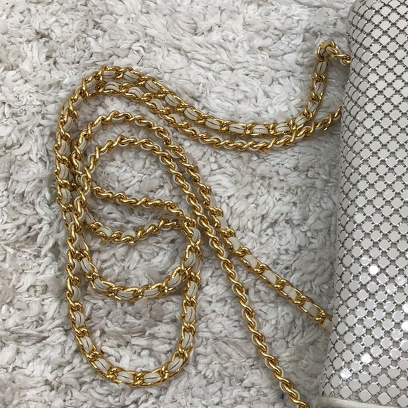 Whiting and Davis vintage white evening bag - Picture 7 of 14